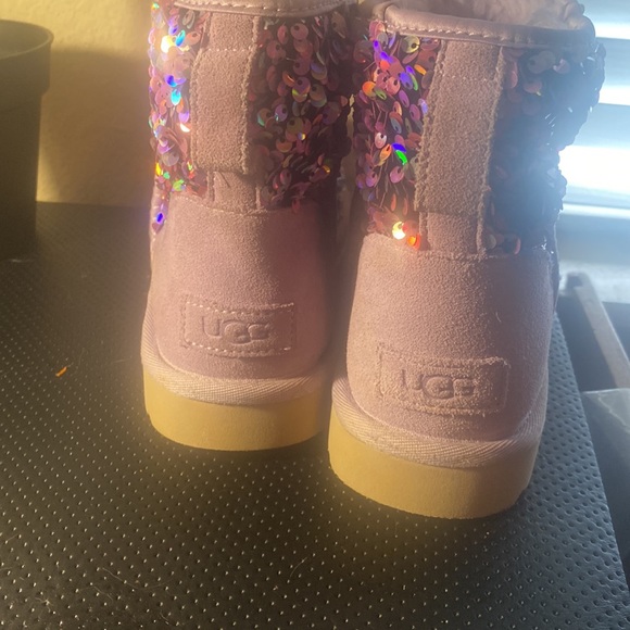 Sold New Authentic UGG mini SEQUIN LILAC FROST sparkle Purple BOOTS WOMEN’S 8 - Picture 14 of 16